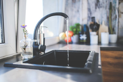 How to Remove Chlorine From Water: 7 Methods Compared